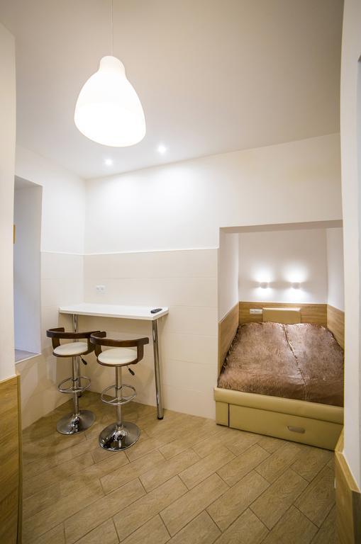 לבוב Mini Smart Apartments On Viacheslava Chornovola Avenue 21-1 מראה חיצוני תמונה